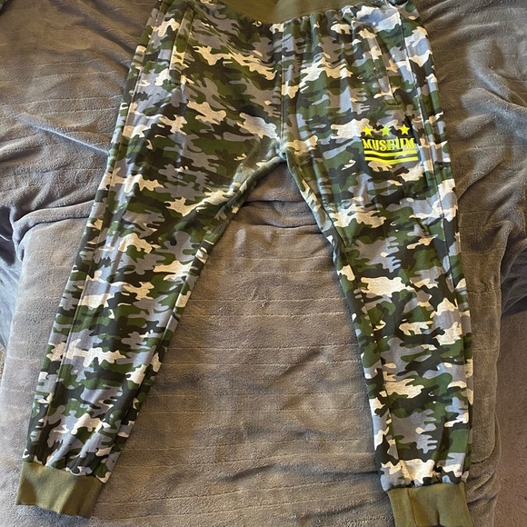 Men’s XL 2 piece Museum Outfit - Picture 3 of 7